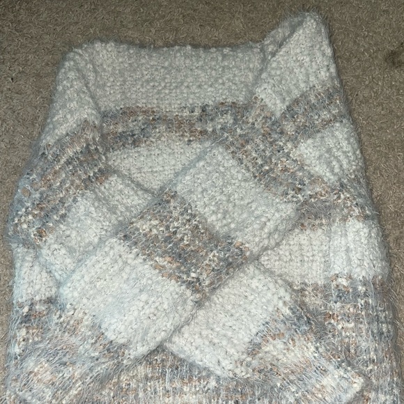 sweater size M - Picture 2 of 3